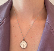 Charger l'image dans la galerie, Collier upcyclé big moon Louis Vuitton