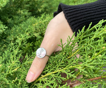 Charger l'image dans la galerie, Bague upcyclé nacre YSL