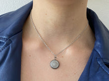 Load image into Gallery viewer, Choker upcyclé simple medusa Versace