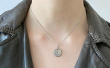 Carica l'immagine nel visualizzatore di Gallery, Collier upcyclé simple Dior