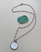 Charger l'image dans la galerie, Collier upcyclé pink moon Louis Vuitton