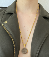 Load image into Gallery viewer, Collier upcyclé double F torsadé Fendi