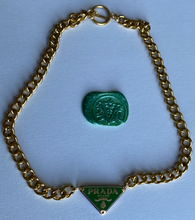 Charger l'image dans la galerie, Choker upcyclé green rock Prada