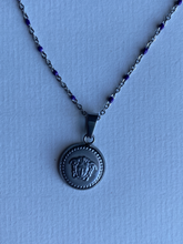 Load image into Gallery viewer, Collier upcyclé medusa violet Versace