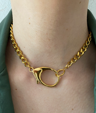 Charger l'image dans la galerie, Choker upcyclé cadenas Louis Vuitton