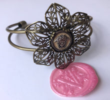 Load image into Gallery viewer, Bracelet manchette upcyclé baby pink medusa Versace