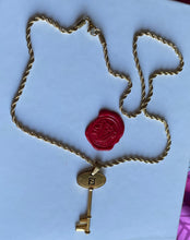 Charger l'image dans la galerie, Collier upcyclé clé torsadée Fendi