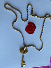 Charger l'image dans la galerie, Collier upcyclé clé torsadée Fendi