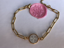 Load image into Gallery viewer, Bracelet upcyclé en nacre Louis Vuitton