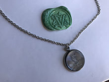 Charger l'image dans la galerie, Collier upcyclé nacre YSL