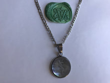 Charger l'image dans la galerie, Collier upcyclé nacre arc-en-ciel YSL