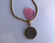 Load image into Gallery viewer, Collier upcyclé double F torsadé Fendi