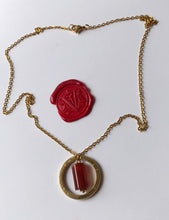 Carica l'immagine nel visualizzatore di Gallery, Collier upcyclé rouge agate Louis Vuitton