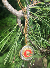 Carica l'immagine nel visualizzatore di Gallery, Collier upcyclé rouge medusa Versace