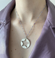 Charger l'image dans la galerie, Collier upcyclé étoile lilas Dior
