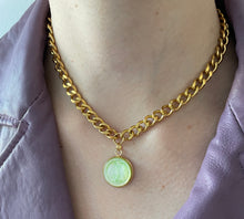 Carica l'immagine nel visualizzatore di Gallery, Choker upcyclé apple martini Yves Saint Laurent
