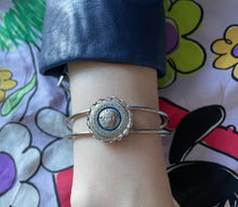 Load image into Gallery viewer, Bracelet manchette upcyclé medusa bleu Versace