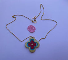 Charger l'image dans la galerie, Collier upcyclé fleur Louis Vuitton