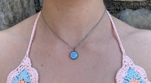 Charger l'image dans la galerie, Choker upcyclé blue rainbow nacre Louis Vuitton