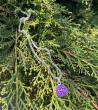 Carica l'immagine nel visualizzatore di Gallery, Choker upcyclé silver purple nacre Louis Vuitton