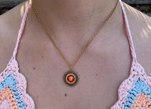 Carica l'immagine nel visualizzatore di Gallery, Collier upcyclé red medusa Versace