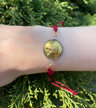 Load image into Gallery viewer, Bracelet upcyclé red queen Chanel