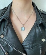 Charger l'image dans la galerie, Collier upcyclé nacre arc-en-ciel YSL