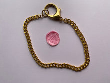 Charger l'image dans la galerie, Choker upcyclé cadenas Louis Vuitton