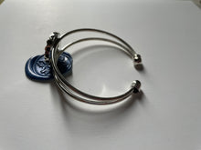 Load image into Gallery viewer, Bracelet manchette upcyclé nacre YSL