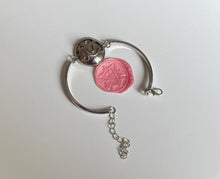 Charger l'image dans la galerie, Bracelet upcyclé Logo Louis Vuitton