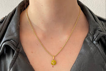 Carica l'immagine nel visualizzatore di Gallery, Collier upcyclé fleur olive Louis Vuitton