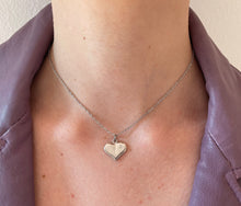 Charger l'image dans la galerie, Choker upcyclé petit coeur argenté Louis Vuitton
