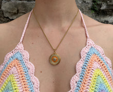 Carica l'immagine nel visualizzatore di Gallery, Collier upcyclé orange medusa Versace