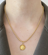 Charger l'image dans la galerie, Collier upcyclé tête Chanel