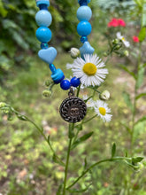 Charger l'image dans la galerie, Choker upcyclé bleu power Chanel