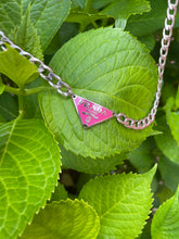 Charger l'image dans la galerie, Choker upcyclé big pink lady Prada