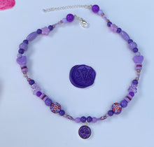 Carica l'immagine nel visualizzatore di Gallery, Choker upcyclé violet flower Louis Vuitton