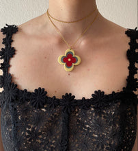 Charger l'image dans la galerie, Collier upcyclé fleur Louis Vuitton