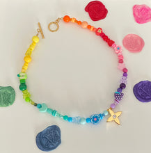 Carica l'immagine nel visualizzatore di Gallery, Choker upcyclé fleur d'arc-en-ciel Louis Vuitton