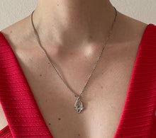 Carica l'immagine nel visualizzatore di Gallery, Collier upcyclé logo Dior