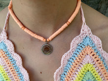 Carica l'immagine nel visualizzatore di Gallery, Choker upcyclé peach melba Louis Vuitton