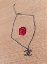 Load image into Gallery viewer, Choker upcyclé simple logo Chanel