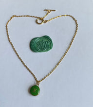 Carica l'immagine nel visualizzatore di Gallery, Collier upcyclé logo vert Louis Vuitton