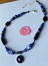 Charger l'image dans la galerie, Choker upcyclé le prince des ténèbres Versace