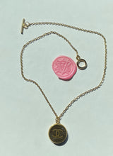 Carica l'immagine nel visualizzatore di Gallery, Collier upcyclé easy Chanel
