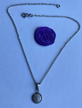Charger l'image dans la galerie, Choker upcyclé little medusa Versace