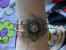 Load image into Gallery viewer, Bracelet manchette upcyclé baby pink medusa Versace
