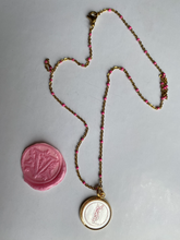 Carica l'immagine nel visualizzatore di Gallery, Collier upcyclé rose poudre YSL