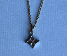Charger l'image dans la galerie, Choker upcyclé petit fleur Louis Vuitton