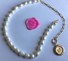 Carica l'immagine nel visualizzatore di Gallery, Collier upcyclé perles Céline